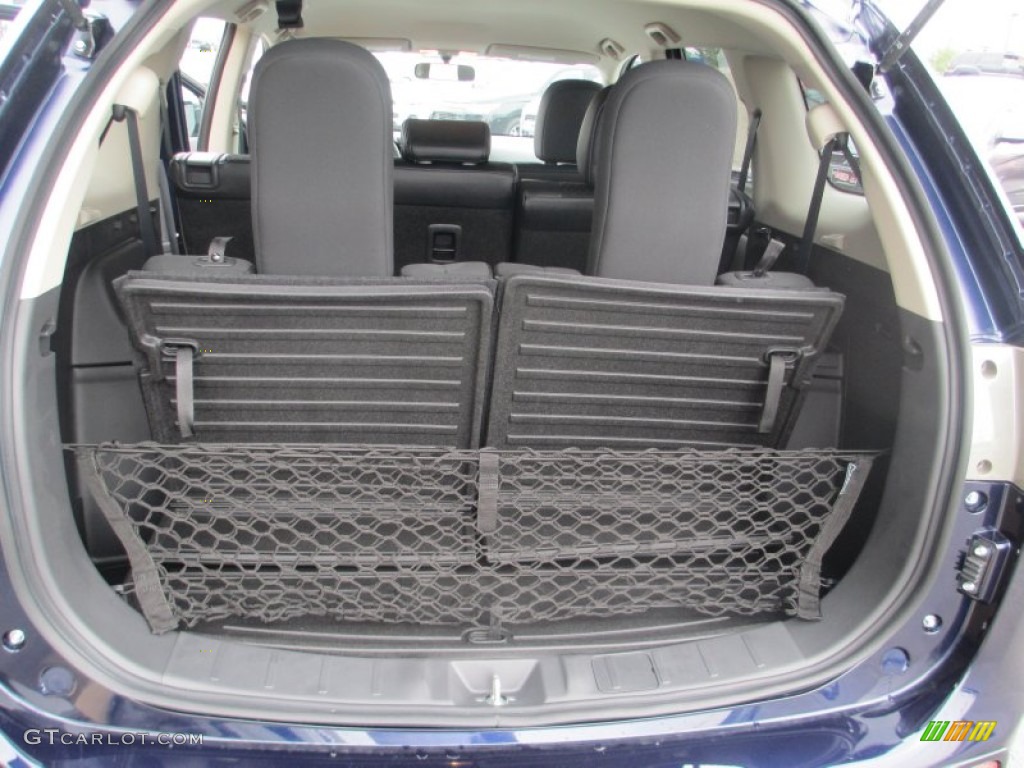2015 Mitsubishi Outlander SE S-AWC Trunk Photos