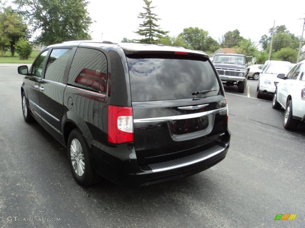 2015 Town & Country Limited Platinum - Brilliant Black Crystal Pearl / Black/Light Graystone photo #3