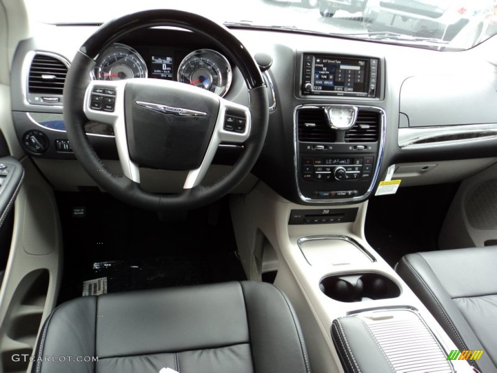Black/Light Graystone Interior 2015 Chrysler Town & Country Limited Platinum Photo #96634799