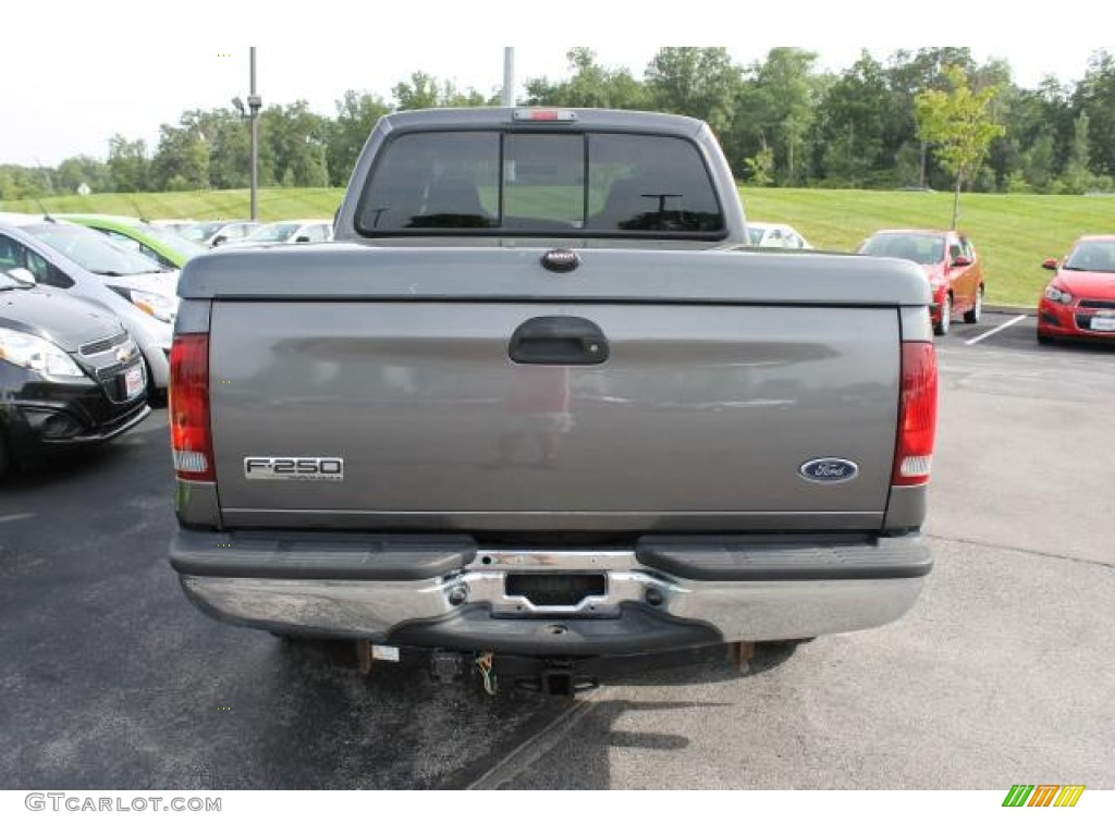 2006 F250 Super Duty XLT Crew Cab 4x4 - Dark Stone Metallic / Medium Flint photo #6