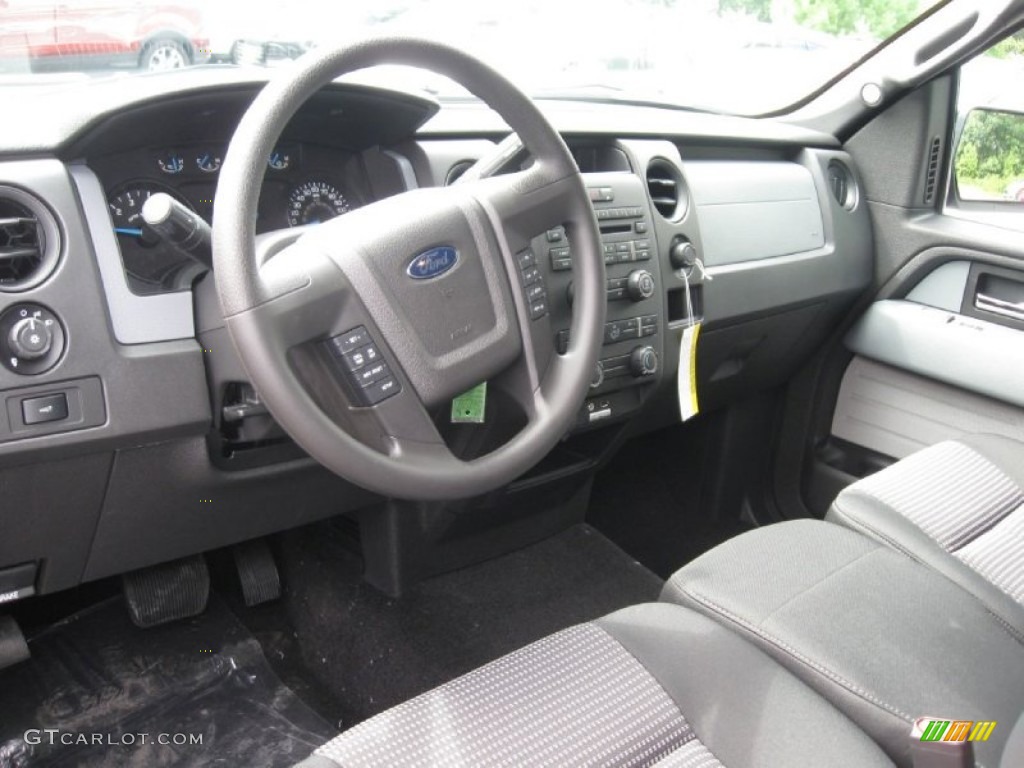 Black Interior 2014 Ford F150 STX Regular Cab 4x4 Photo #96646385