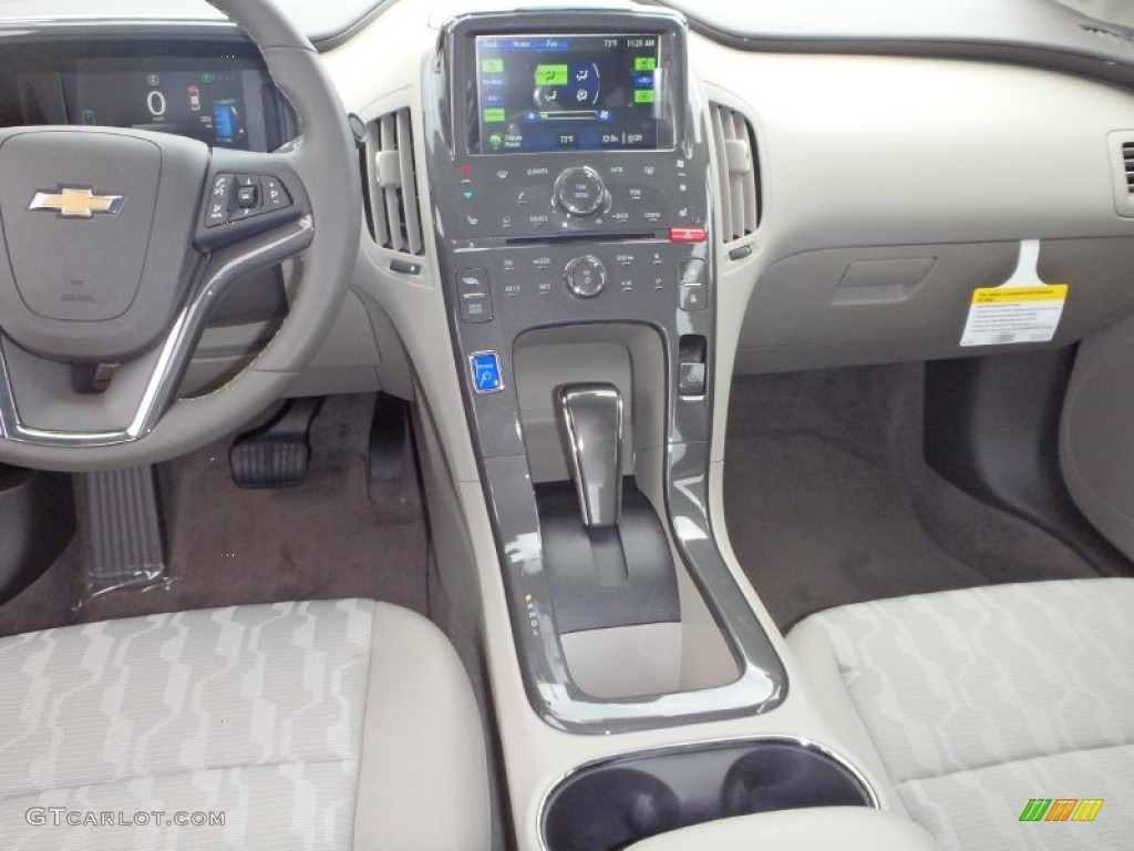 2015 Chevrolet Volt Standard Volt Model Pebble Beige/Dark Accents Dashboard Photo #96647632