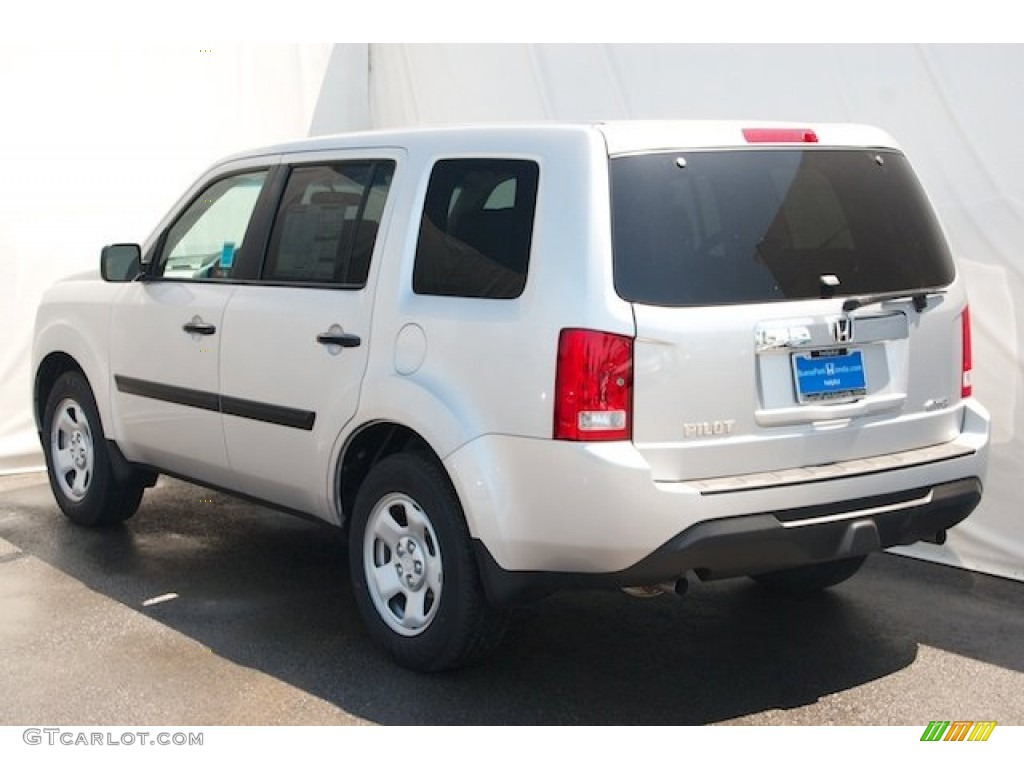 2015 Pilot LX 4WD - Alabaster Silver Metallic / Gray photo #5