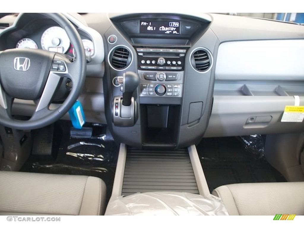 2015 Pilot LX 4WD - Alabaster Silver Metallic / Gray photo #14