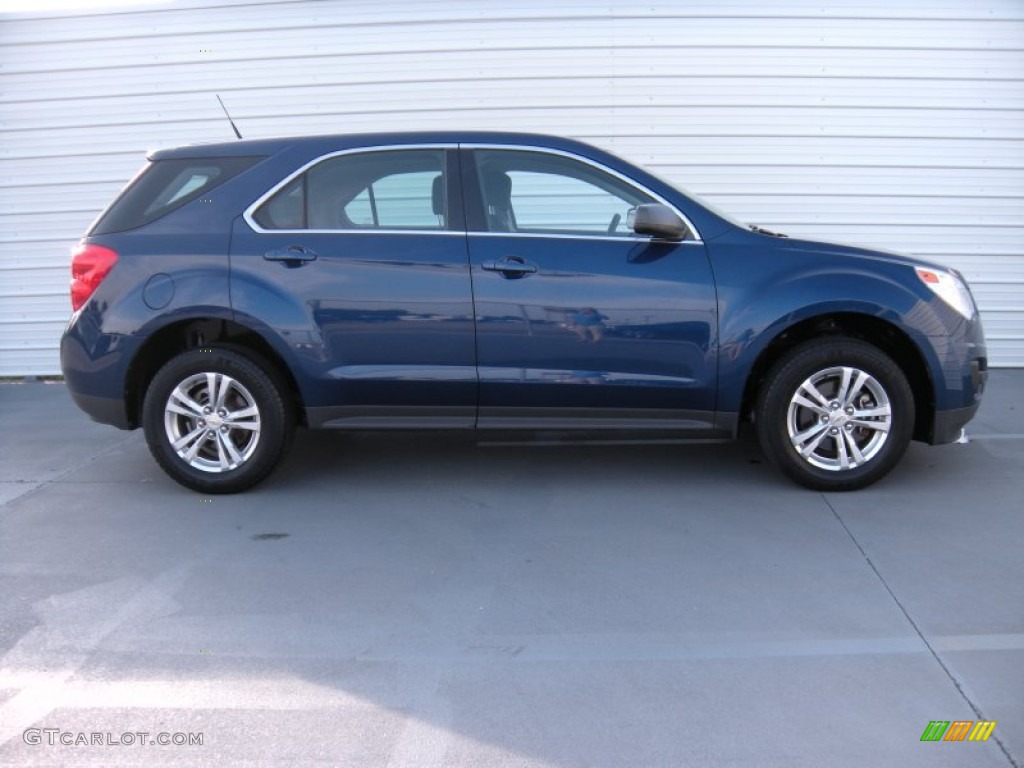 2010 Equinox LS - Navy Blue Metallic / Jet Black/Light Titanium photo #3