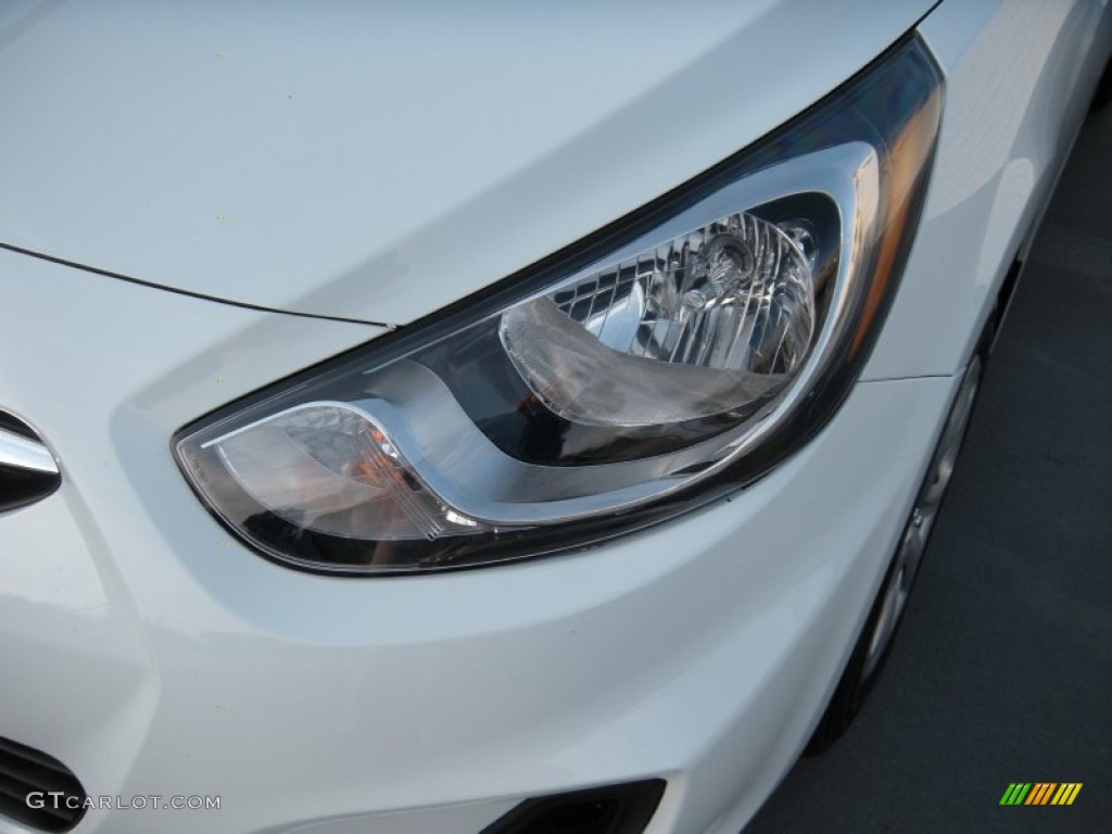 2013 Accent GLS 4 Door - Century White / Beige photo #11