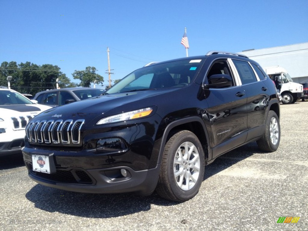 2015 Cherokee Latitude - Brilliant Black Crystal Pearl / Black photo #1