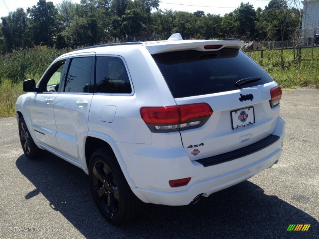 2015 Grand Cherokee Altitude 4x4 - Bright White / Black photo #4