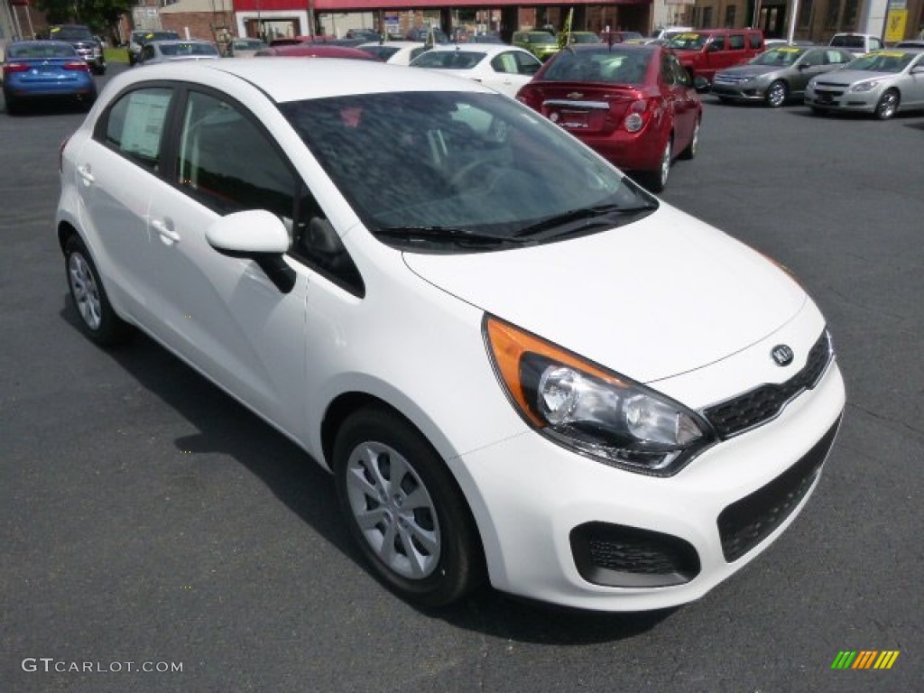 Clear White 2015 Kia Rio 5-Door EX Exterior Photo #96669005