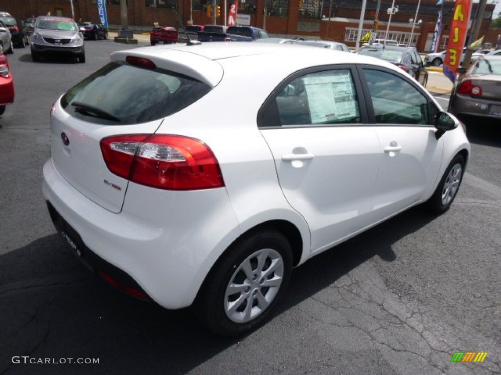 Clear White 2015 Kia Rio 5-Door EX Exterior Photo #96669149