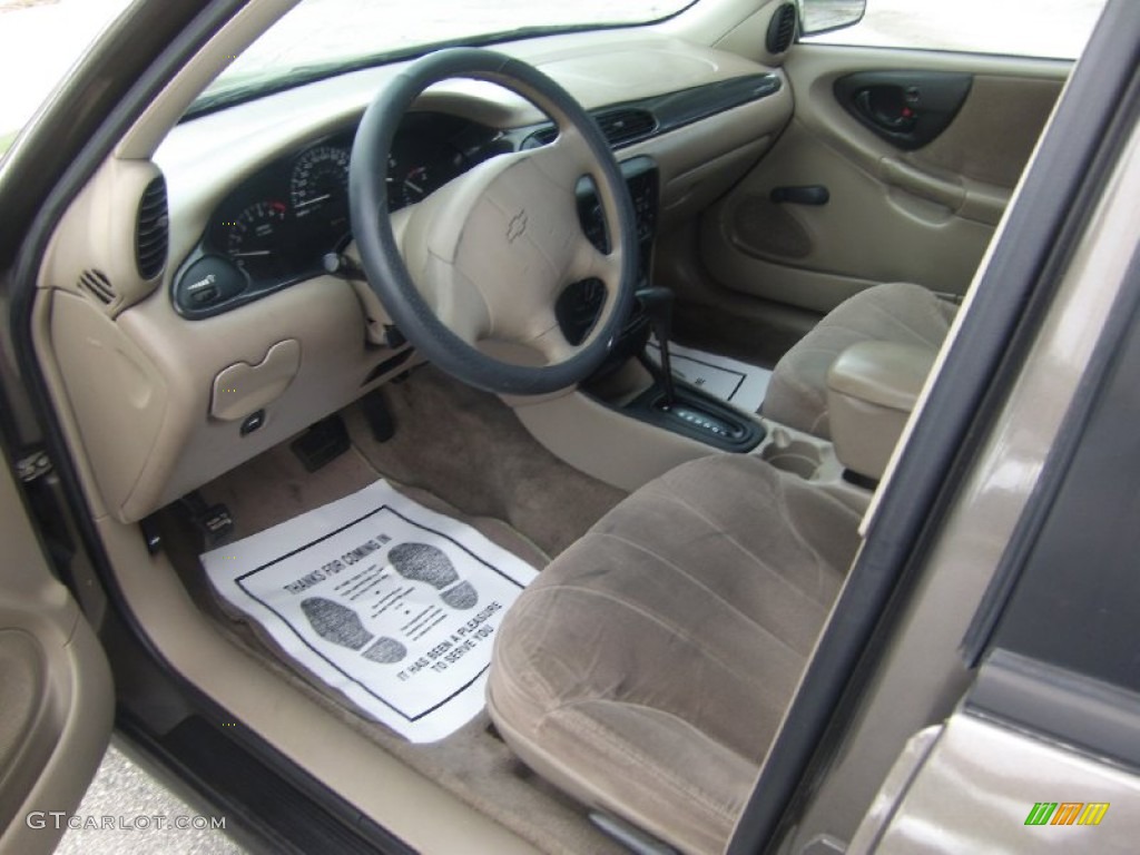 Gray Interior 2001 Chevrolet Malibu Sedan Photo #96674072