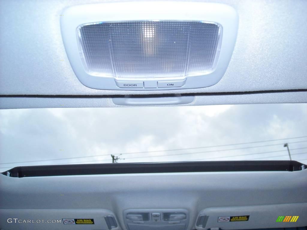2007 Sonata SE V6 - Arctic White / Black photo #25