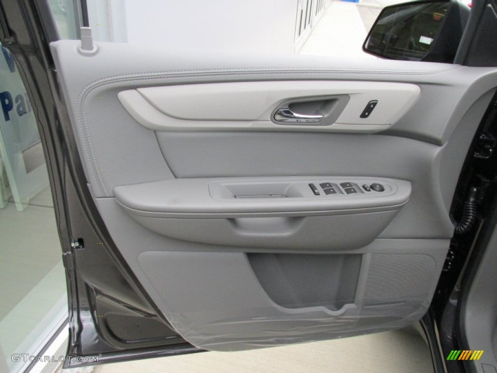 2015 Chevrolet Traverse LS Door Panel Photos
