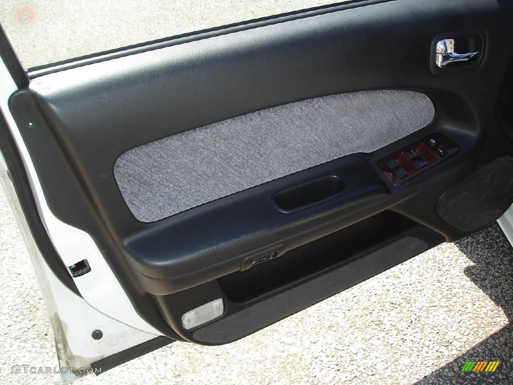 1996 I 30 - Arctic White Pearl / Gray photo #9