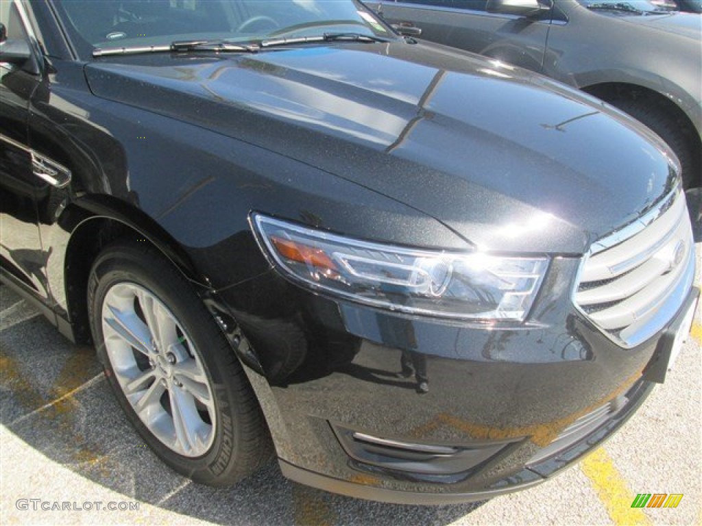 2015 Taurus SEL - Tuxedo Black Metallic / Charcoal Black photo #3