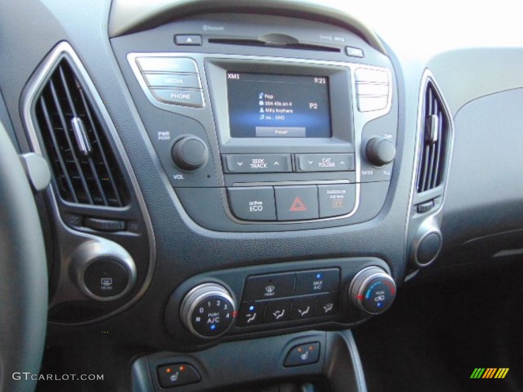 2015 Hyundai Tucson SE AWD Controls Photo #96693022