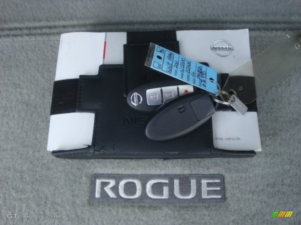 2011 Rogue SV AWD - Gotham Gray Metallic / Gray photo #25
