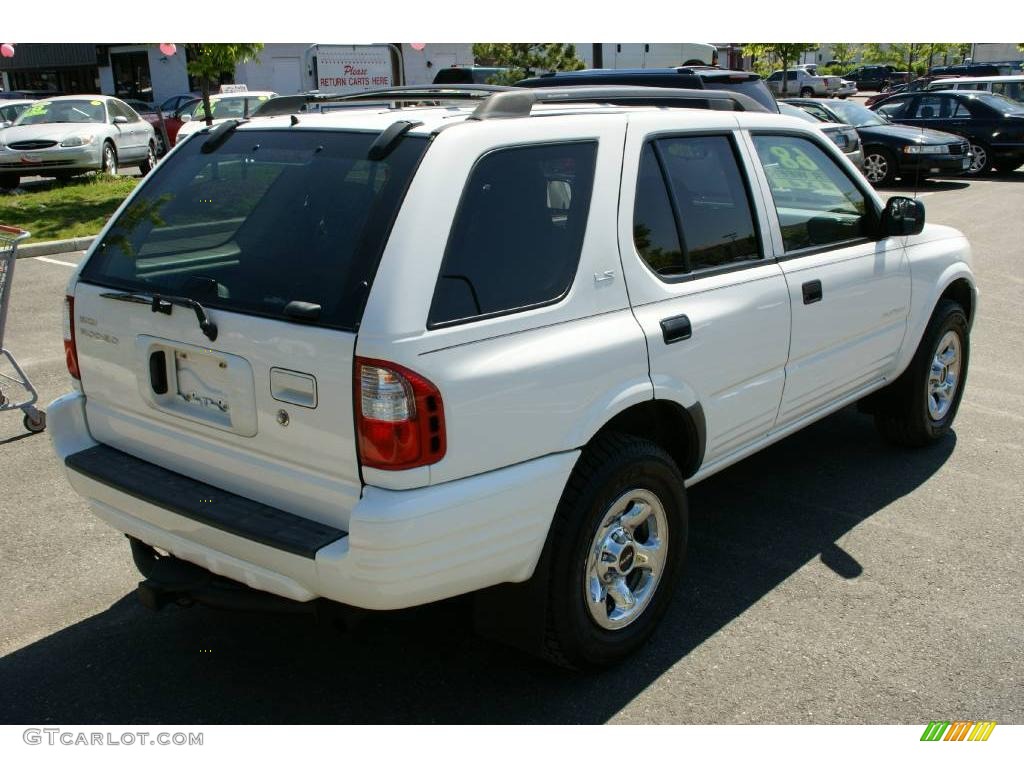 2002 Rodeo LS 4WD - Alpine White / Gray photo #4