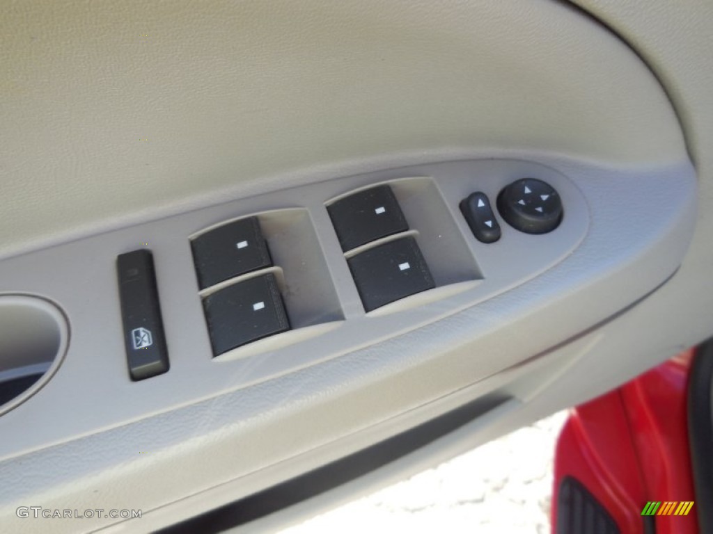 2011 HHR LS - Victory Red / Ebony photo #21