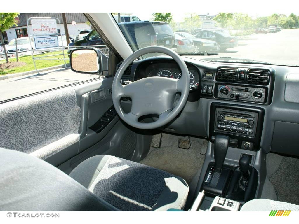 2002 Rodeo LS 4WD - Alpine White / Gray photo #15