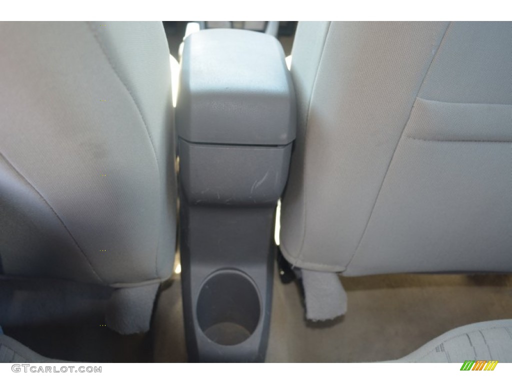 2009 Focus SE Sedan - Amber Gold Metallic / Medium Stone photo #14
