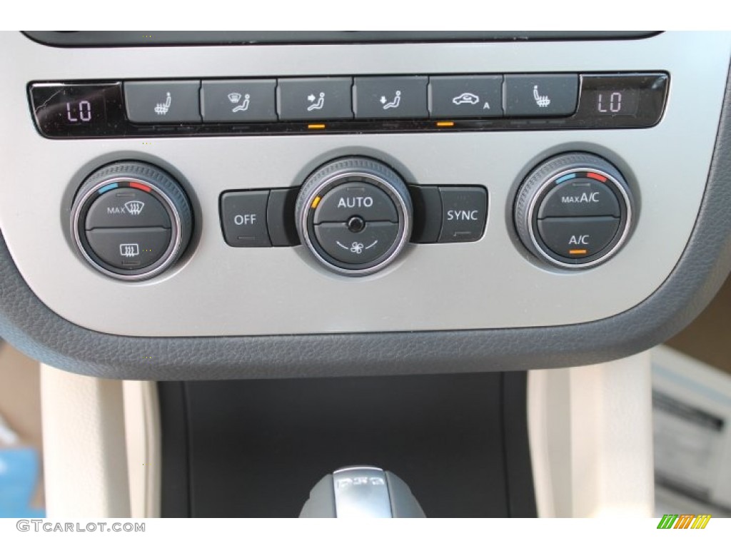 2015 Volkswagen Eos Komfort Controls Photo #96699712