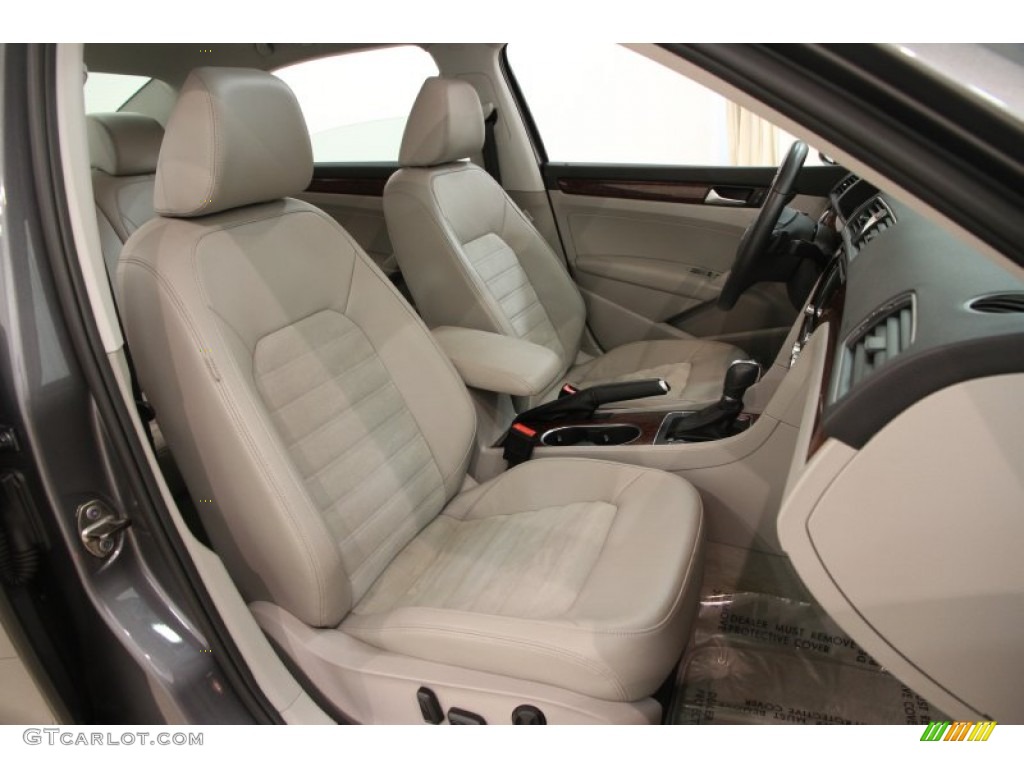 2013 Volkswagen Passat V6 SEL Front Seat Photo #96701599