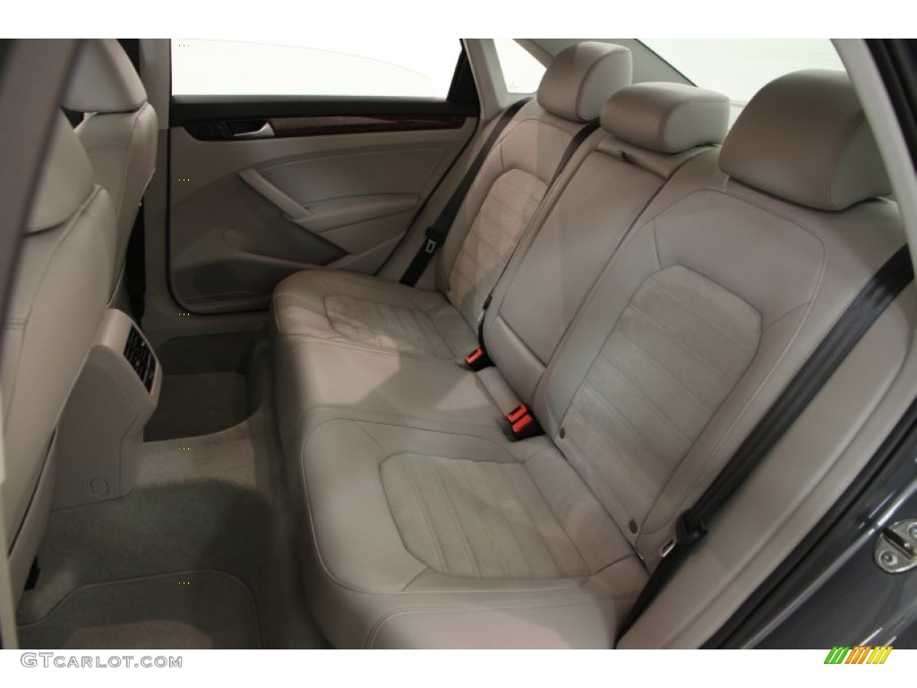 2013 Volkswagen Passat V6 SEL Rear Seat Photo #96701644