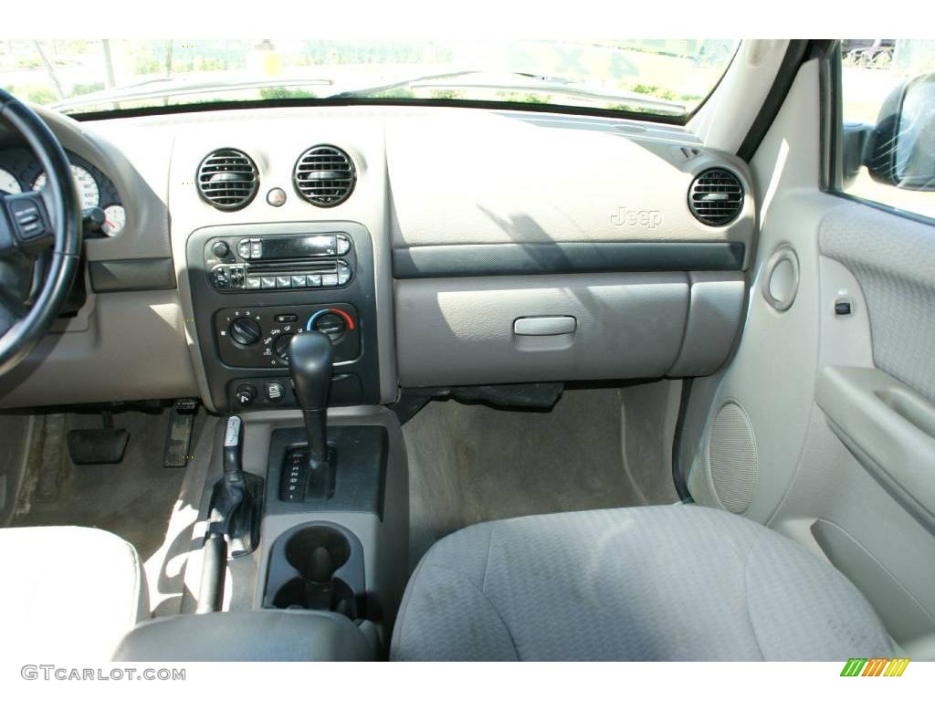 2002 Liberty Sport 4x4 - Black / Taupe photo #16