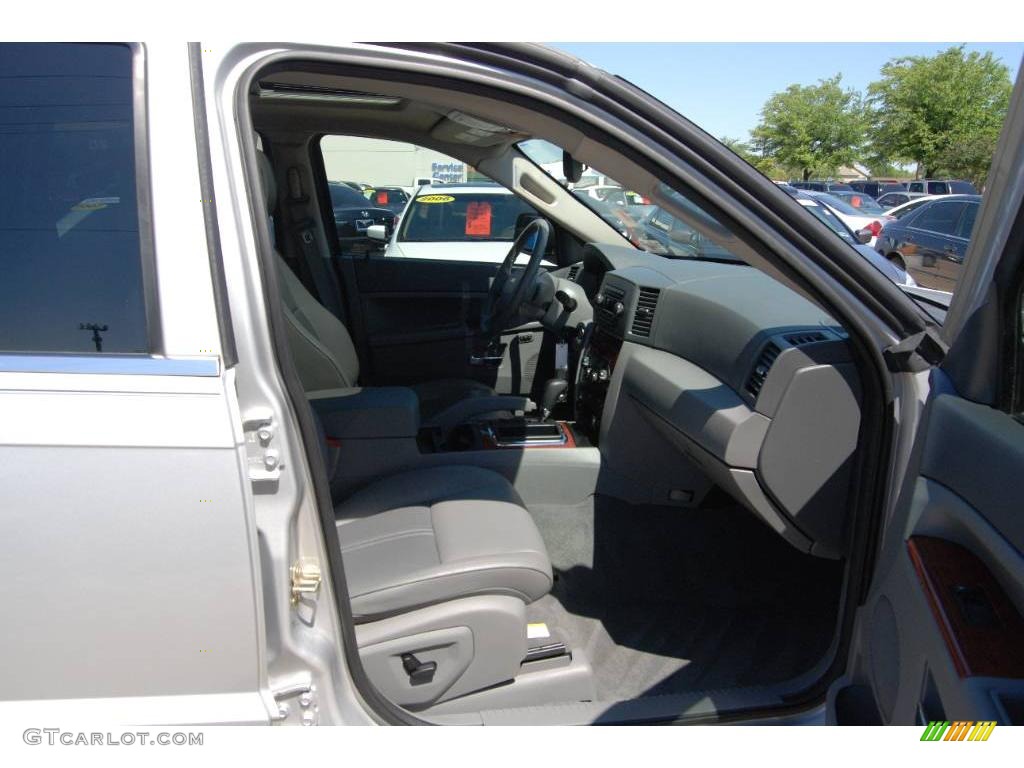 2005 Grand Cherokee Limited - Bright Silver Metallic / Medium Slate Gray photo #25