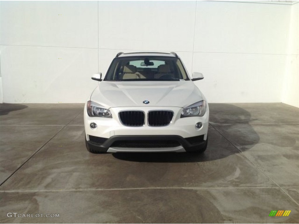 2014 X1 xDrive28i - Alpine White / Sand Beige photo #3