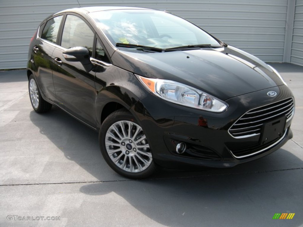 2015 Fiesta Titanium Hatchback - Tuxedo Black Metallic / Charcoal Black photo #2