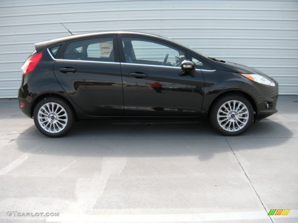 2015 Fiesta Titanium Hatchback - Tuxedo Black Metallic / Charcoal Black photo #3