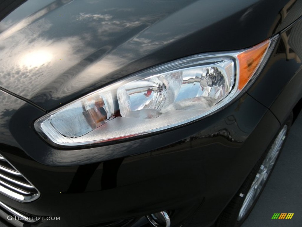 2015 Fiesta Titanium Hatchback - Tuxedo Black Metallic / Charcoal Black photo #9