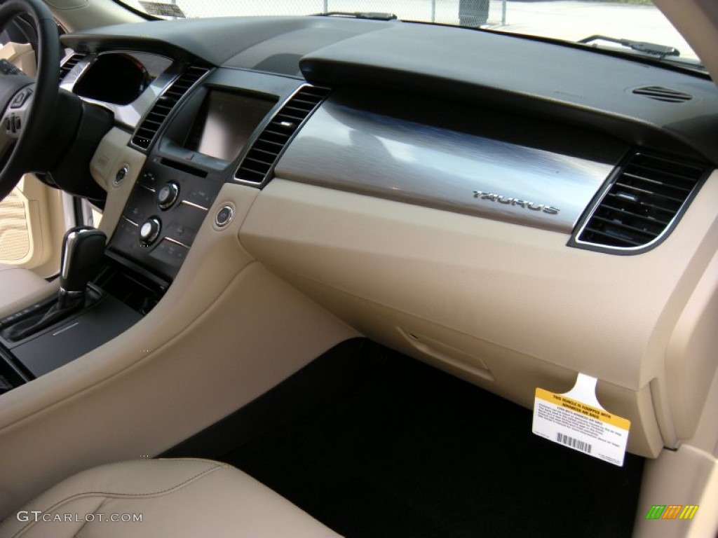 2015 Taurus SEL - White Platinum Metallic / Dune photo #17