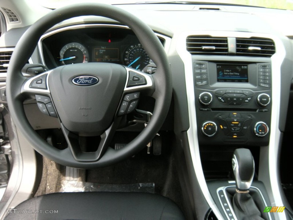 2015 Fusion SE - Magnetic Metallic / Charcoal Black photo #25