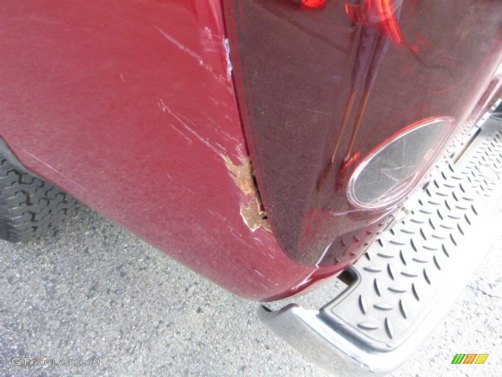 2004 Colorado LS Crew Cab 4x4 - Dark Cherry Red Metallic / Very Dark Pewter photo #4