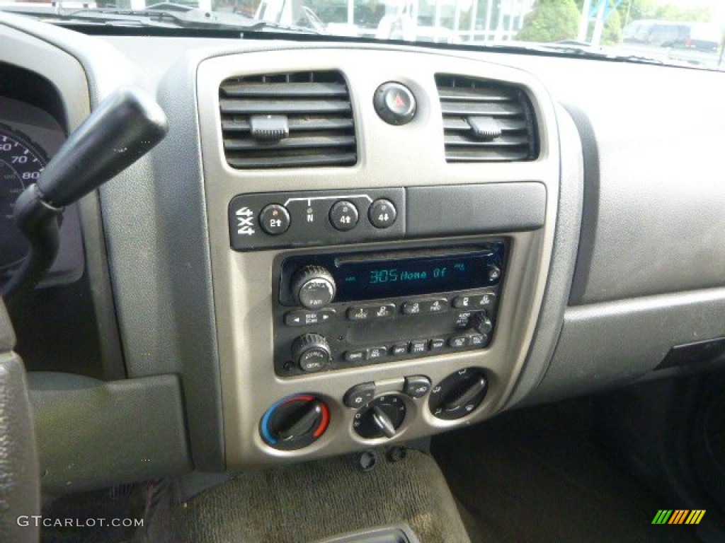 2004 Colorado LS Crew Cab 4x4 - Dark Cherry Red Metallic / Very Dark Pewter photo #13
