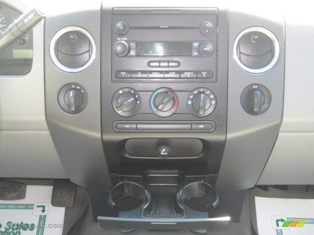 2006 F150 XLT SuperCrew 4x4 - Oxford White / Medium/Dark Flint photo #9