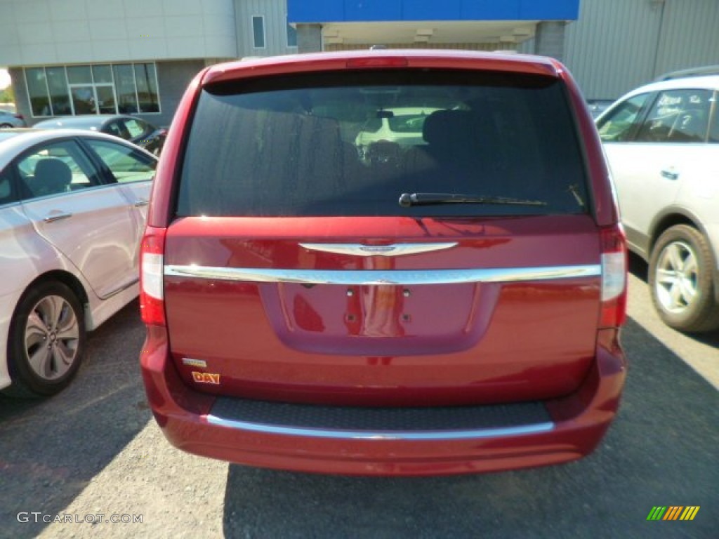 2011 Town & Country Touring - Deep Cherry Red Crystal Pearl / Dark Frost Beige/Medium Frost Beige photo #5