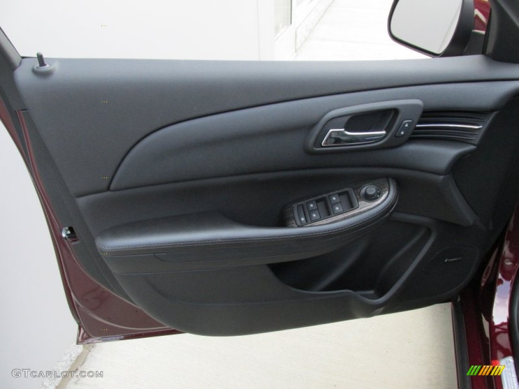 2015 Chevrolet Malibu LTZ Door Panel Photos