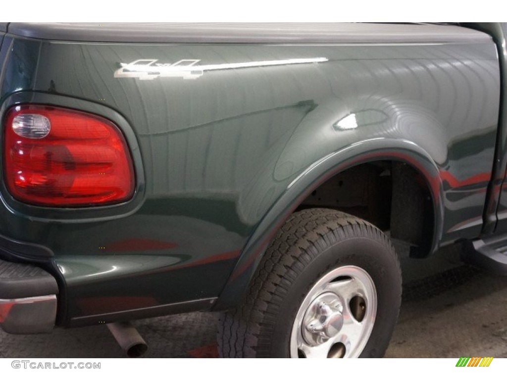 2002 F150 XLT SuperCrew 4x4 - Dark Highland Green Metallic / Medium Graphite photo #49