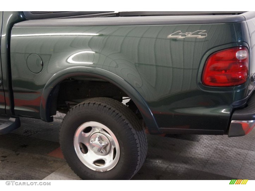 2002 F150 XLT SuperCrew 4x4 - Dark Highland Green Metallic / Medium Graphite photo #56