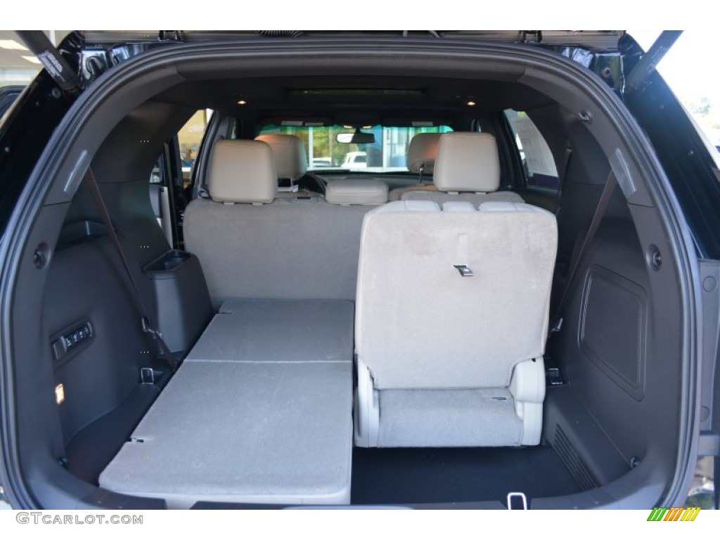 2015 Ford Explorer Limited 4WD Trunk Photos