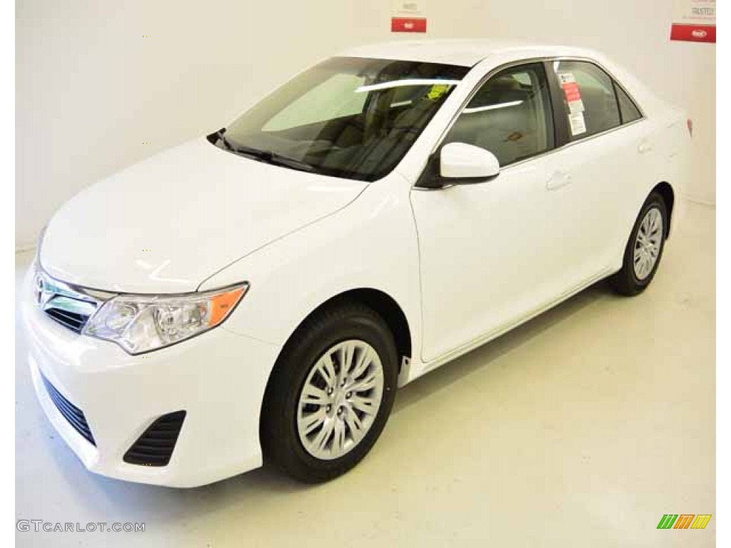 2014 Camry LE - Super White / Ivory photo #3