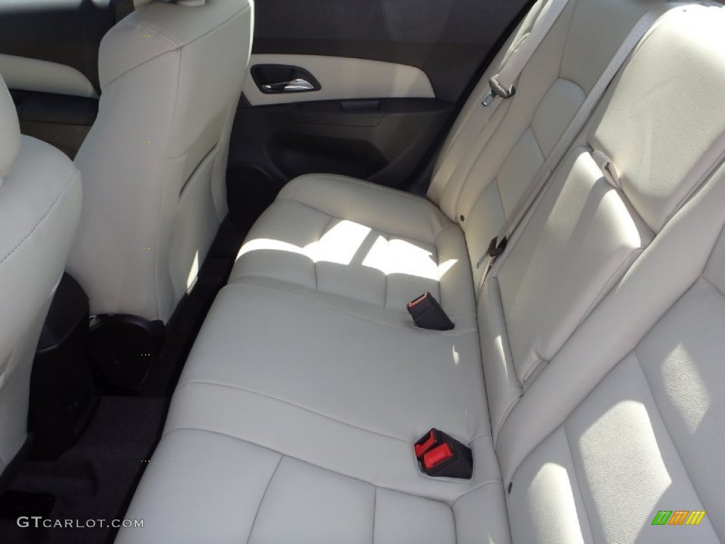 2014 Cruze Diesel - Summit White / Cocoa/Light Neutral photo #4