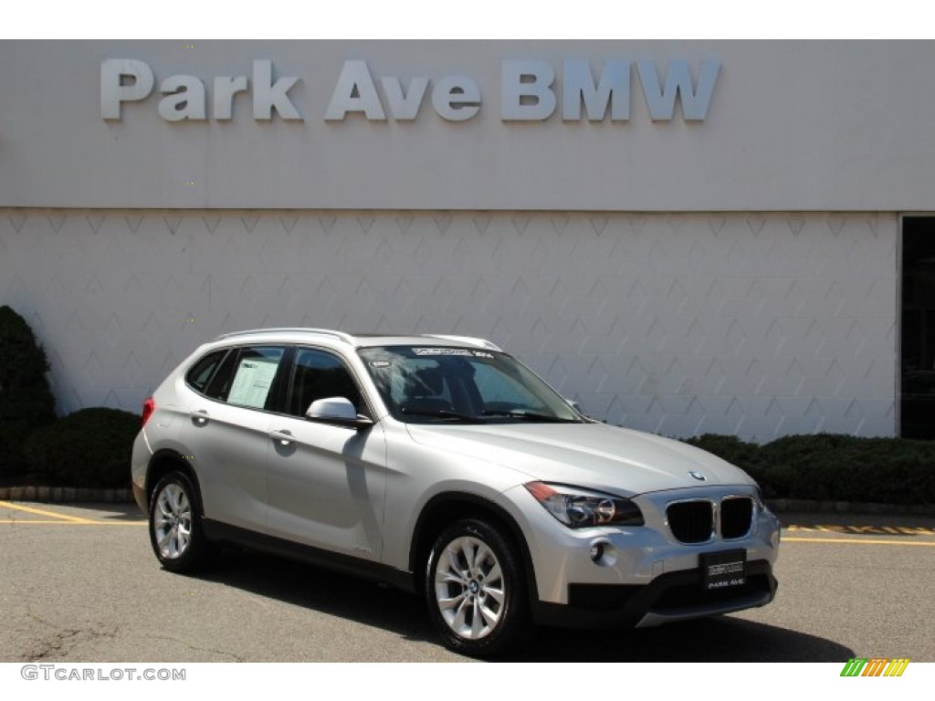 2014 X1 xDrive28i - Glacier Silver Metallic / Black photo #1