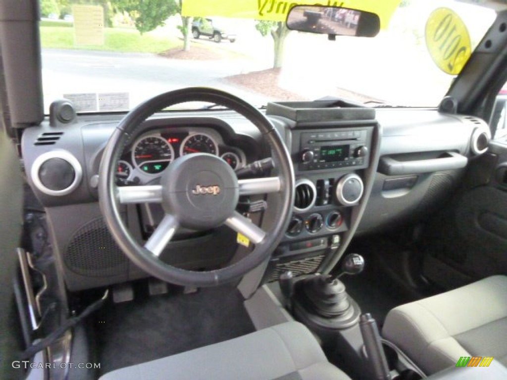 2010 Wrangler Unlimited Sahara 4x4 - Dark Charcoal Pearl / Dark Slate Gray/Medium Slate Gray photo #15