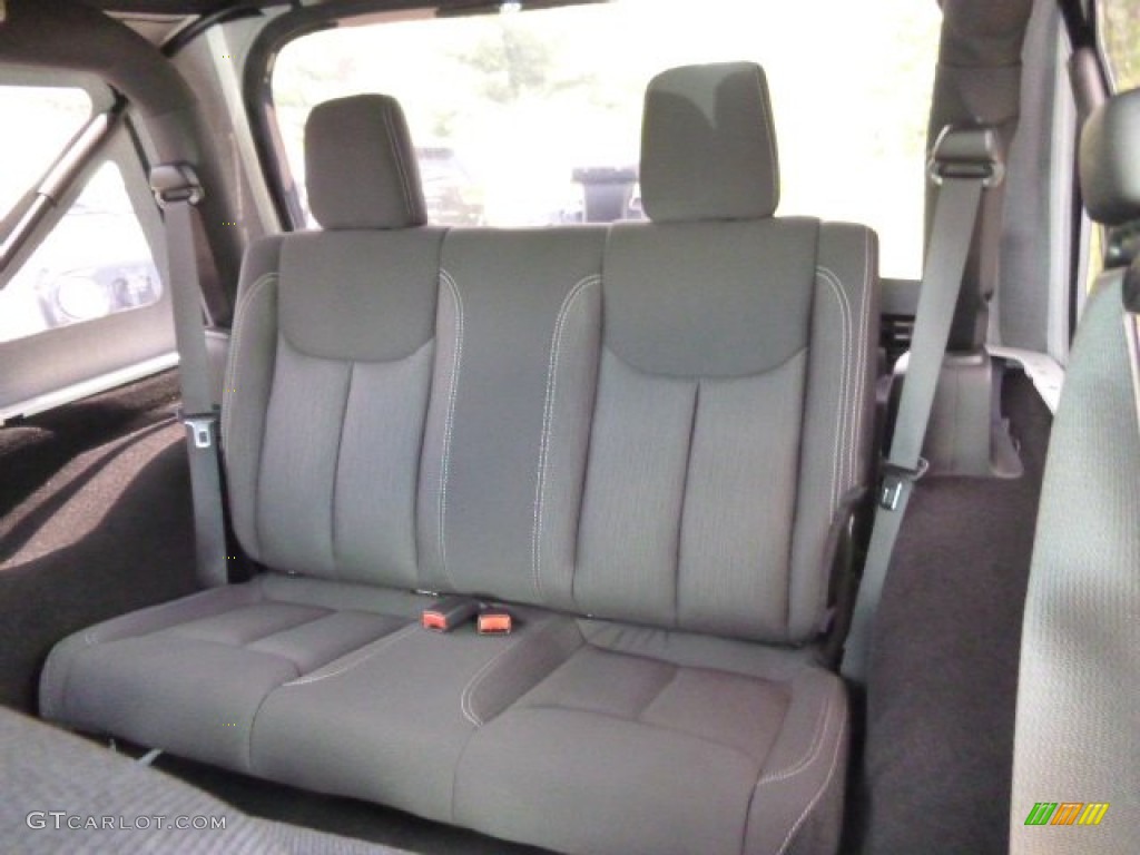 2015 Jeep Wrangler Rubicon 4x4 Rear Seat Photo #96771548