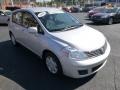 Brilliant Silver - Versa 1.8 S Hatchback Photo No. 2